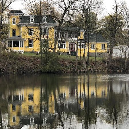 Pangea House Bed & Breakfast Gananoque Exterior foto