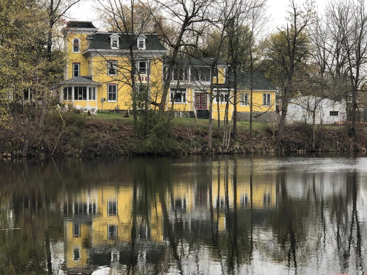 Pangea House Bed & Breakfast Gananoque Exterior foto